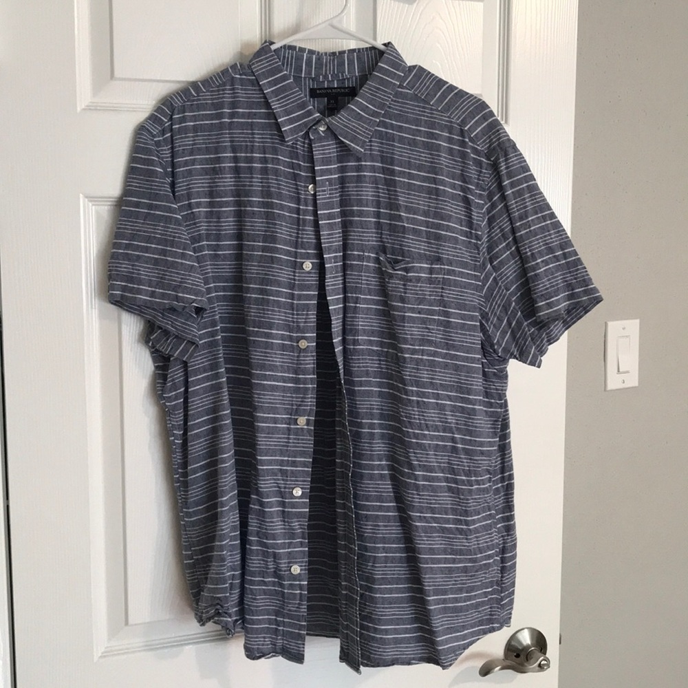 Short sleeve button up